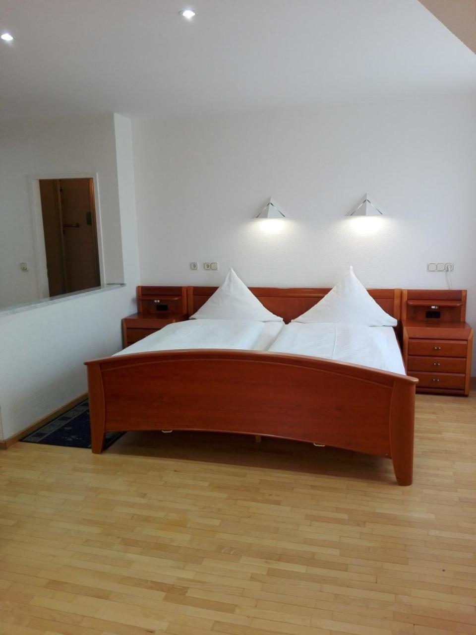 Hotel Restaurant 1000 Cologne Bilik gambar