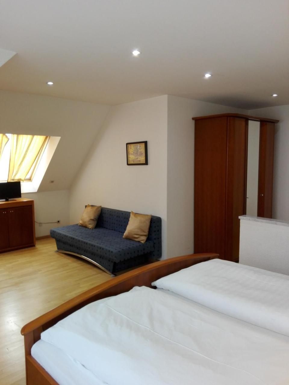 Hotel Restaurant 1000 Cologne Bilik gambar