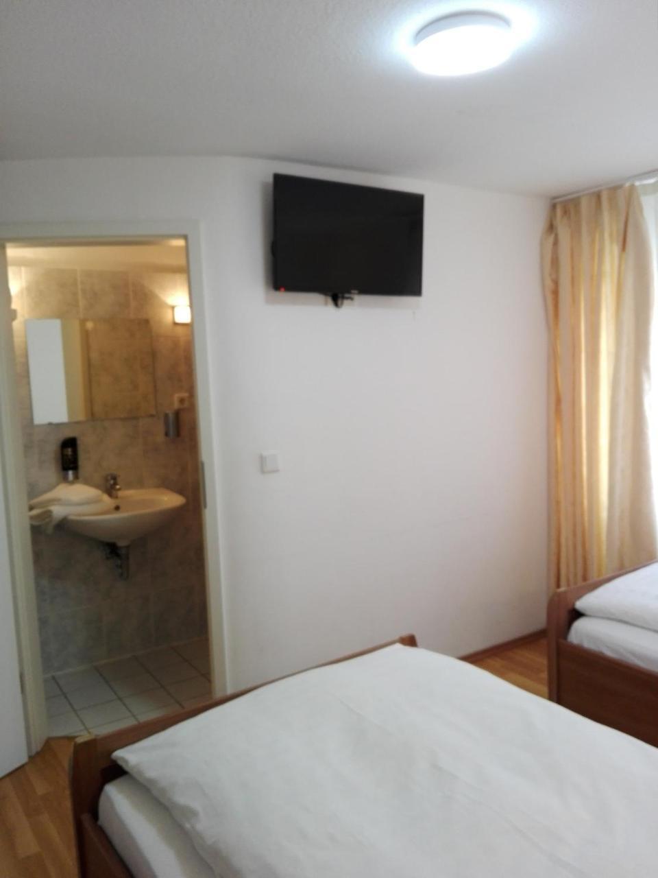 Hotel Restaurant 1000 Cologne Luaran gambar