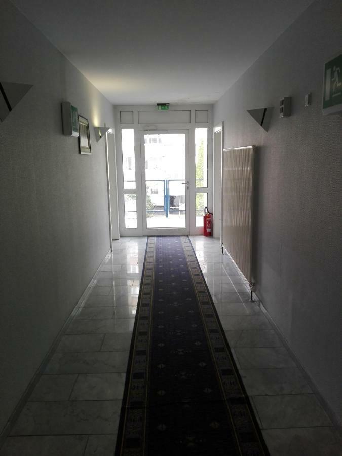 Hotel Restaurant 1000 Cologne Luaran gambar