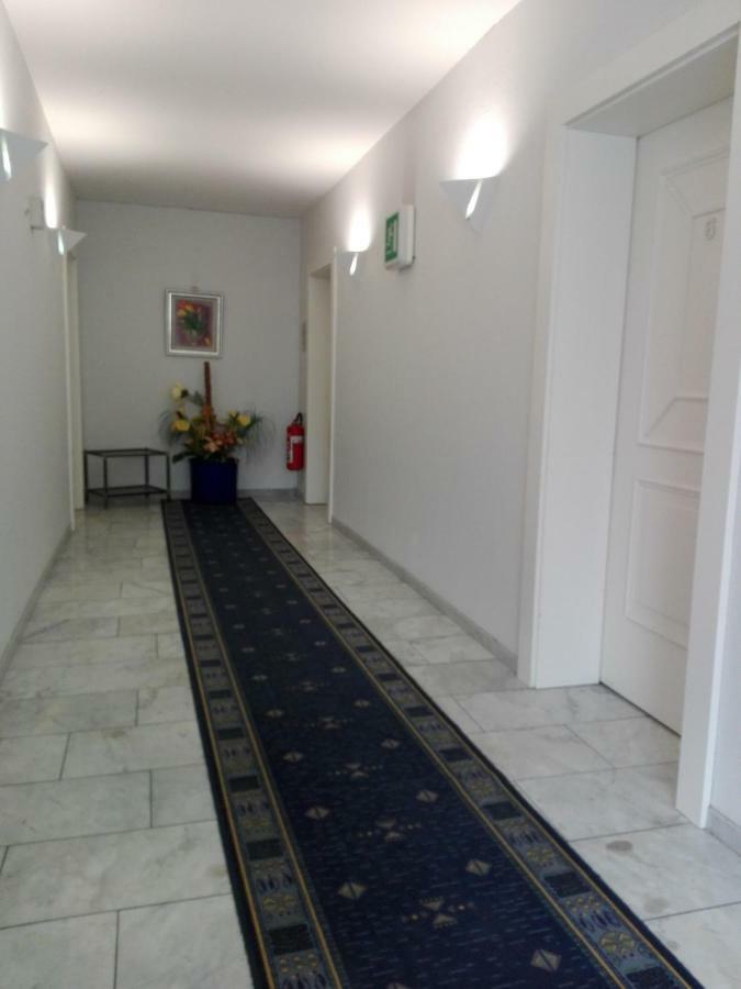 Hotel Restaurant 1000 Cologne Luaran gambar